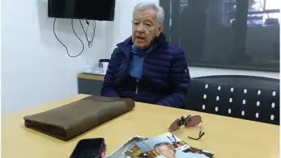 Murió a los 90 años "Cacho" Galé, la voz que marcó la radio de Santa Fe