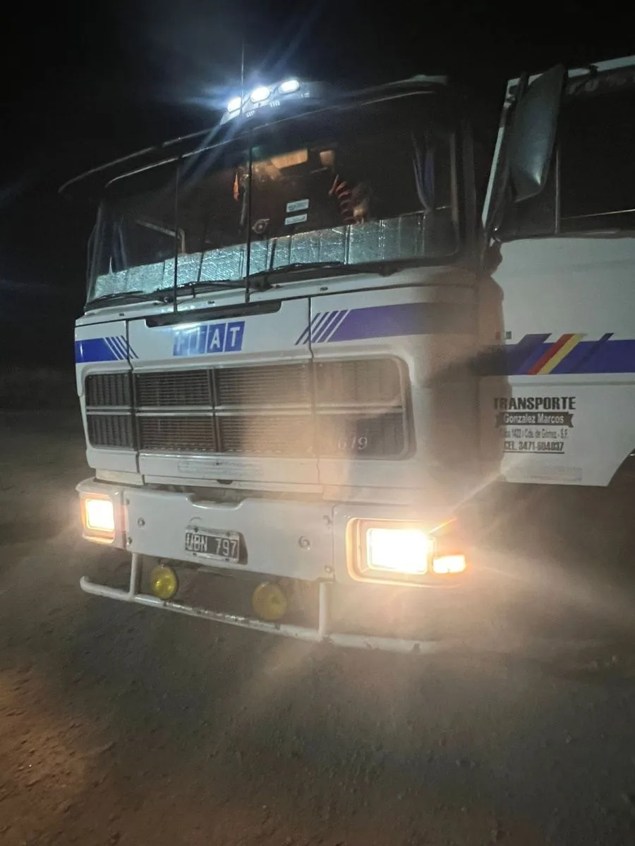 Camión siniestrado en Ruta 92