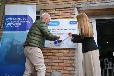 Ocho instituciones del sur recibieron fondos, pero el Gobernador apuntó a otro problema de fondo