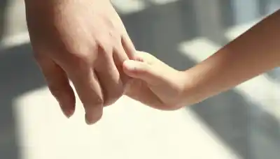 Dos hermanos de 9 y 6 años buscan una familia: el mayor tiene un pedido que sorprende