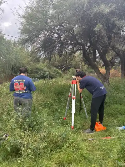 En Merlo, alumnos de 7º año ya firman presupuestos para obras reales