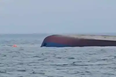 Un buque ardió frente a Rumania y Moscú quedó en la mira: qué encontraron entre los restos