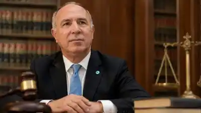 Lorenzetti salió a responder tras la bandera "Casta Suprema" en la UBA: "La Corte no vende tierras"