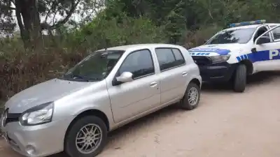 Robaron un auto de una casa de Cerro de Oro y lo abandonaron del otro lado de la frontera