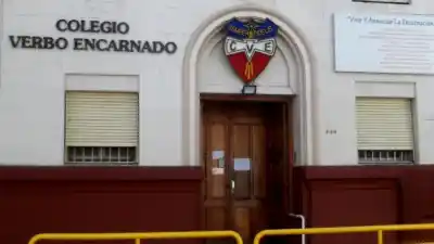 Fotos en el aula, montajes con IA y una sentada: el escándalo que sacude a un colegio de Rosario