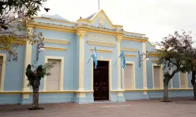 Chubut despide a un héroe de Malvinas: la decisión que tomó Torres con las banderas