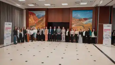 19 mujeres, 19 departamentos y un mismo desafío: quiénes son las candidatas de Emprendedora del Sol