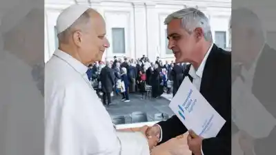 Bartolacci llevó a Roma el reclamo de las universidades y el Papa le respondió con un gesto