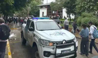 Una llamada anónima paralizó la universidad: lo que encontraron dejó a todos en vilo