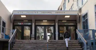 Le gritó a un alumno con autismo en plena clase y los estudiantes de la UTN revelaron qué encontraron cuando revisaron su historial