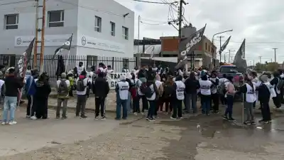Marcharon al Ministerio de Trabajo en Caleta Olivia y pusieron sobre la mesa el fondo UNIRSE