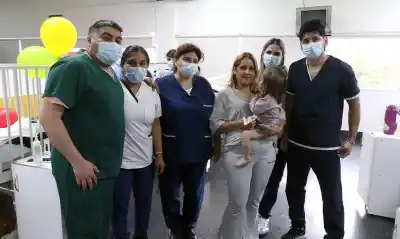 Luciana dejó el hospital: la nena atacada por un pitbull ya está en casa