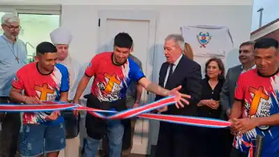 Suárez y la Iglesia se reunieron en el barrio San Fernando por una obra esperada