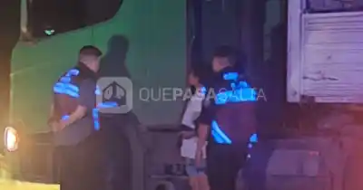 Lo llamaron varias veces y no respondió: el macabro hallazgo dentro del camión en Ruta 34