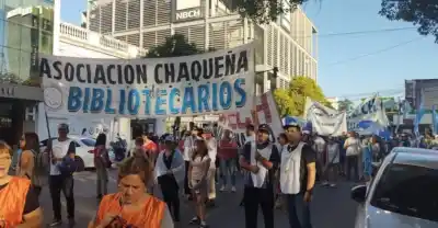 Cierran la carrera de bibliotecarios en el Chaco y los docentes apuntan contra el Ministerio