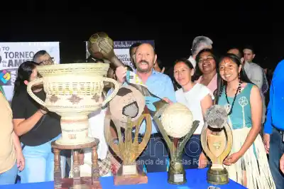 Insfrán inauguró el Torneo de la Amistad y apuntó sin filtro a un senador: "Pasaron de forasteros a forajidos"