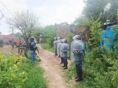 Ella se fue de la casa para escapar de las amenazas, pero en el allanamiento encontraron algo más