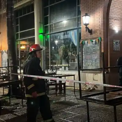 Cantaban el feliz cumpleaños en un bar de Paraná y el piso se abrió: 15 heridos
