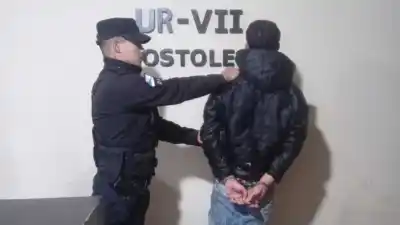 Le vació la caja a su cuñada y la esperó con un cuchillo: terminó tras las rejas