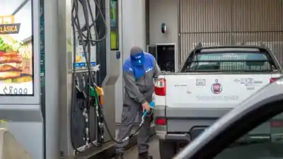 En Posadas ya cargan menos de cuatro litros de nafta por visita al surtidor