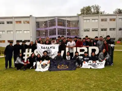 Dos escuelas técnicas del Chaco volvieron de Córdoba con un 100 y un 98 en la mano