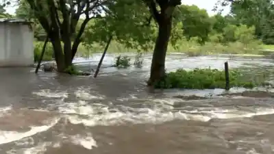 El arroyo se llevó todo en Tres Bocas: los vecinos que se quedaron y el riesgo que no ven venir