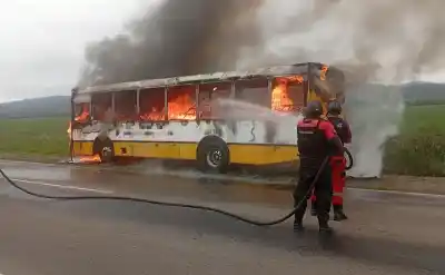 Subieron al colectivo rumbo a San Pedro, pero el motor empezó a mandar una señal