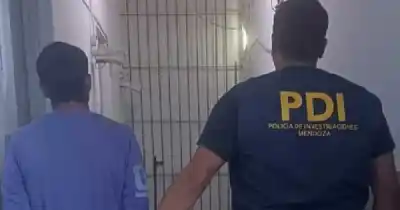 Apareció sin vida en su casa y las pistas llevaron a su pareja: lo atraparon horas después