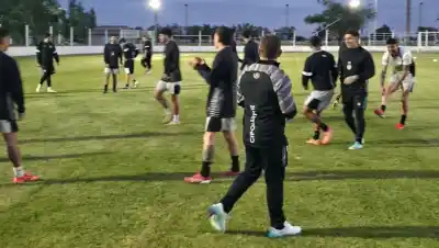 Cipolletti define el equipo para la final: la duda que inquieta a Enríquez