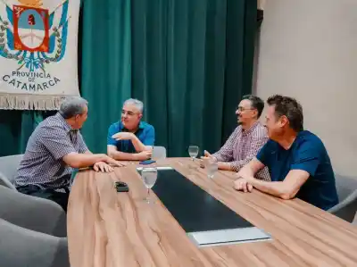 La textil de Recreo que fabrica ropa de trabajo y que el Gobierno salió a respaldar
