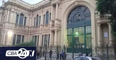 Un aula de primer año en Córdoba: la mochila de un alumno de 13 años escondía un revólver calibre 32