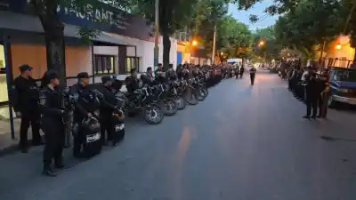 Un partido en Salta terminó con 33 demorados y 452 bolsas escondidas bajo el estadio