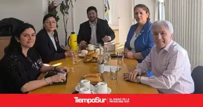 La promesa que la CSS les hizo a los diputados de la Cuenca por los medicamentos