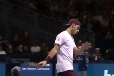 Sacó 5-3 en el tercero, pero Cerúndolo se quedó sin final en Bruselas