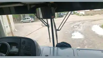 No quisieron pagar el boleto, los bajaron y el ramal 1 de COLE terminó a piedrazos