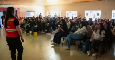 Manejan el auto de la familia pero no tenían licencia: 300 vecinas de San Benito se anotaron para sacarla