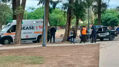Un botellazo en pleno Parque Aguirre: el agresor se escapó y llevaba algo más encima