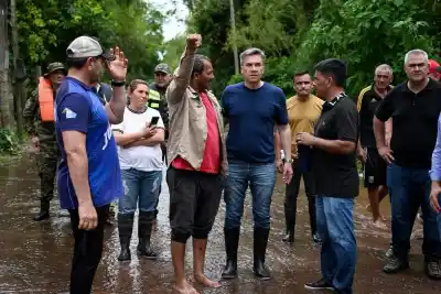 Chaco bajo el agua: Zdero recorrió las zonas inundadas y marcó cuál es la prioridad del operativo
