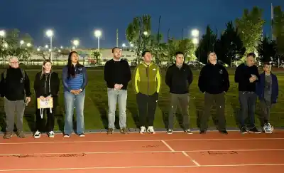 La pista de atletismo de Santa Rosa ya no se apaga cuando cae el sol