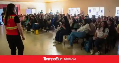 Usaban el auto solo para llevar a los chicos al colegio, hasta que el Municipio llegó al barrio