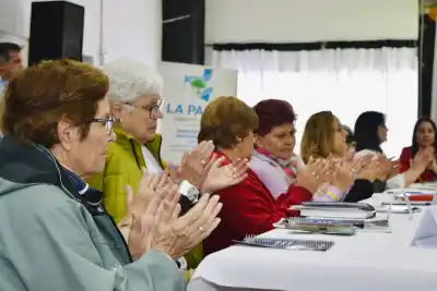 La Pampa tiene una nueva guía para hablar con las personas mayores: qué cambia