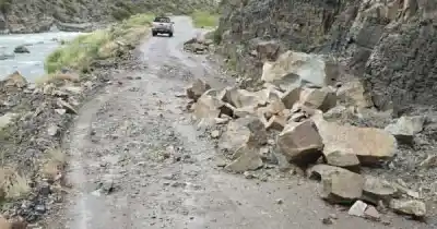 El ripio que habían reabierto en San Rafael volvió a quedar bajo el agua y el barro