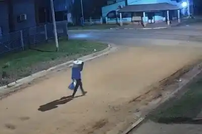 Santo Tomé: entró a una casa, se llevó una olla y un lavarropas, y lo que descubrió la policía después lo dejó sin salida