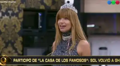 La reina regresó con una corona y un secreto que dejó helados a sus compañeros