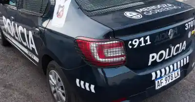 Manejaba con 2,43 de alcohol y no podía tener el registro: el choque en Maipú que terminó con un detenido