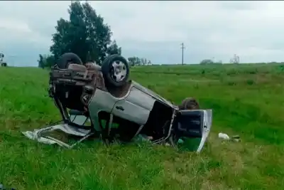 Volvían del Mundial de Canotaje y terminaron dados vuelta en la Autovía 14: uno quedó atrapado adentro