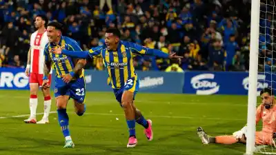 El gol de Coronel que ilusiona al Gigante: Central se fue al descanso con ventaja y la cima a la vista