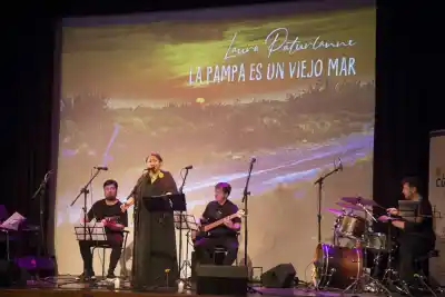 La pampeana que llevó la voz del sur a Buenos Aires y sorprendió con un repertorio bien de acá