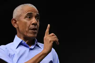 El gesto de Obama que sacudió Michigan y el palito a Trump que hizo reír a todos
