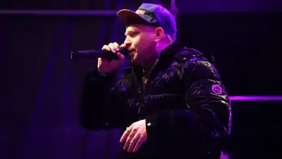 El Colo, el DJ que hizo bailar a Centenario, firmó con la discográfica de Rodrigo y Gilda